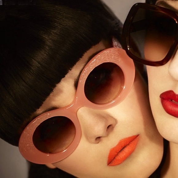 New New in Box Cutler and Gross 1053 Sunglasses in Pearl Pink - Picture 7 of 9